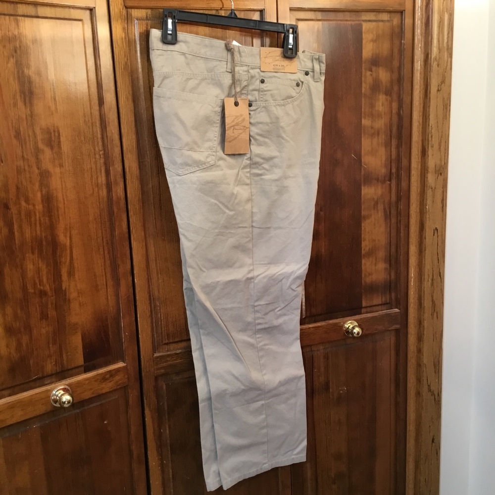 Man’s pants waist 42, NWT, straight fit